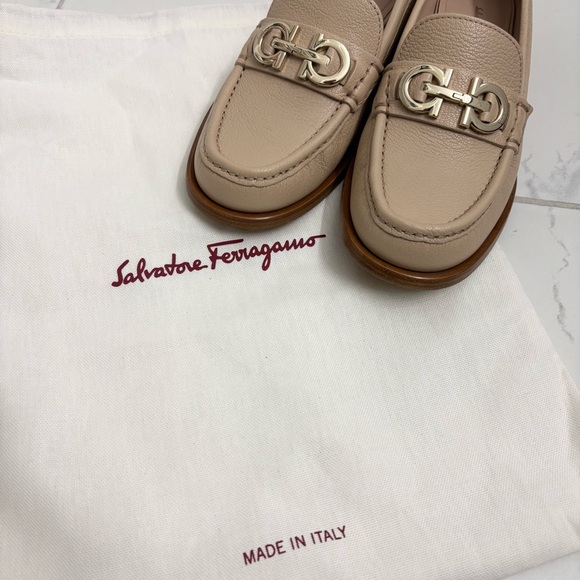 Salvatore Ferragamo Ofelia Leather Loafers Womens 7.5 C Beige Gold - Picture 9 of 10